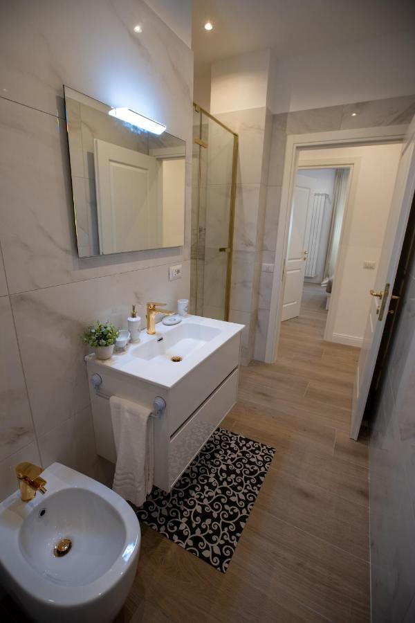 Suite Imperiale Colosseo โรม ภายนอก รูปภาพ